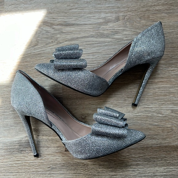 Betsey Johnson Women's PRINCE d'Orsay Pump - Picture 6 of 7